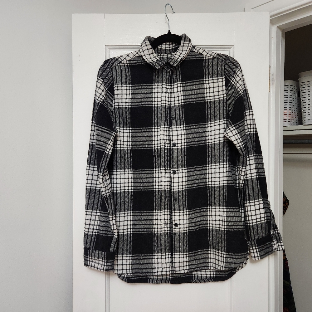 Anian Flannel Black White Button Up size small